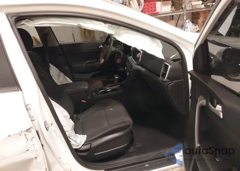 2020 Kia Sportage Lx z USA, uszkodzony, nr VIN KNDPMCAC0L7712680